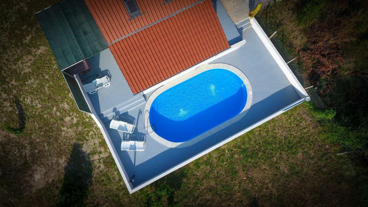 Villa Baras Garden - House With Pool Mirce Exteriör bild