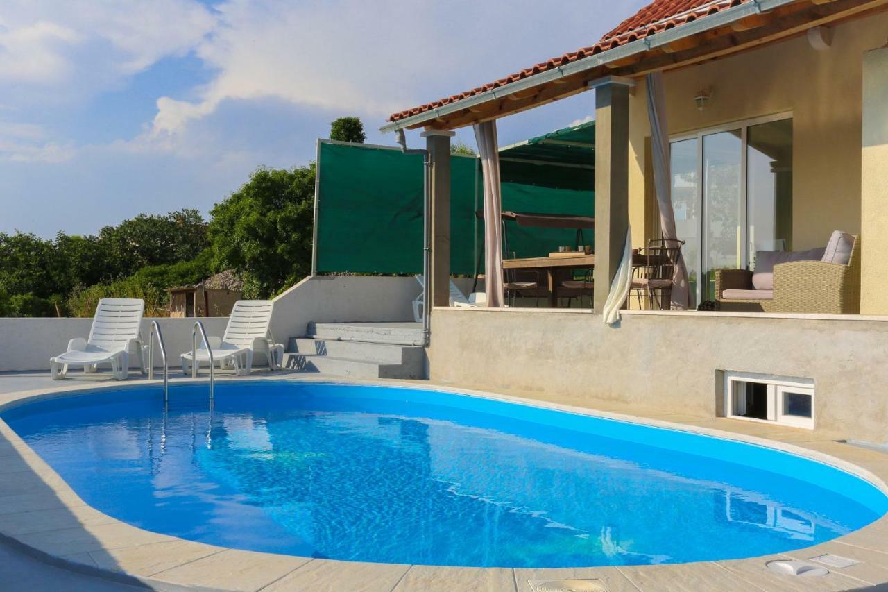 Villa Baras Garden - House With Pool Mirce Exteriör bild