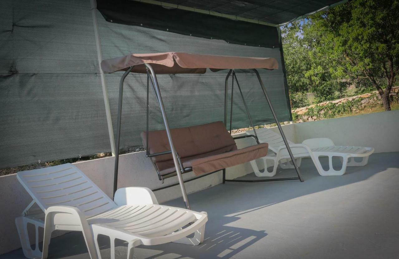 Villa Baras Garden - House With Pool Mirce Exteriör bild